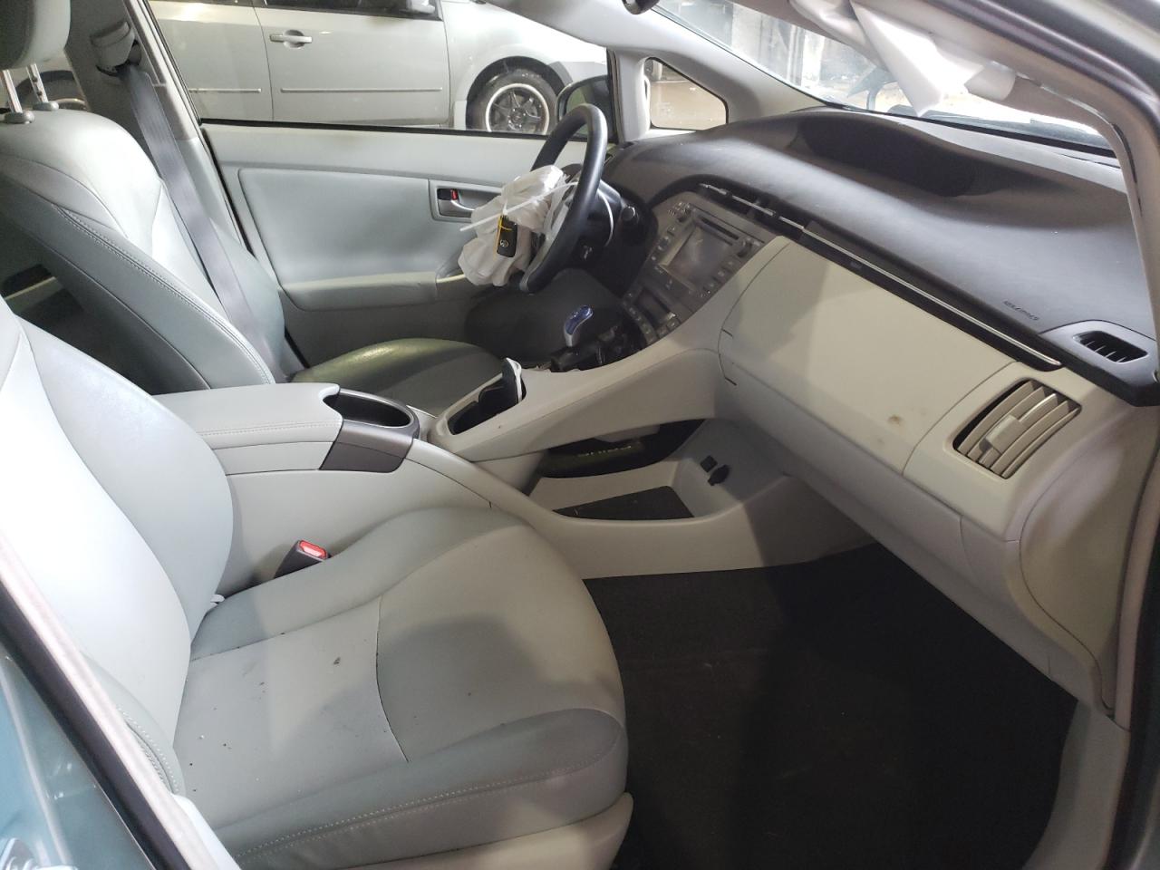Photo 5 from auction – 2014 TOYOTA PRIUS with VIN JTDKN3DU3E1746761