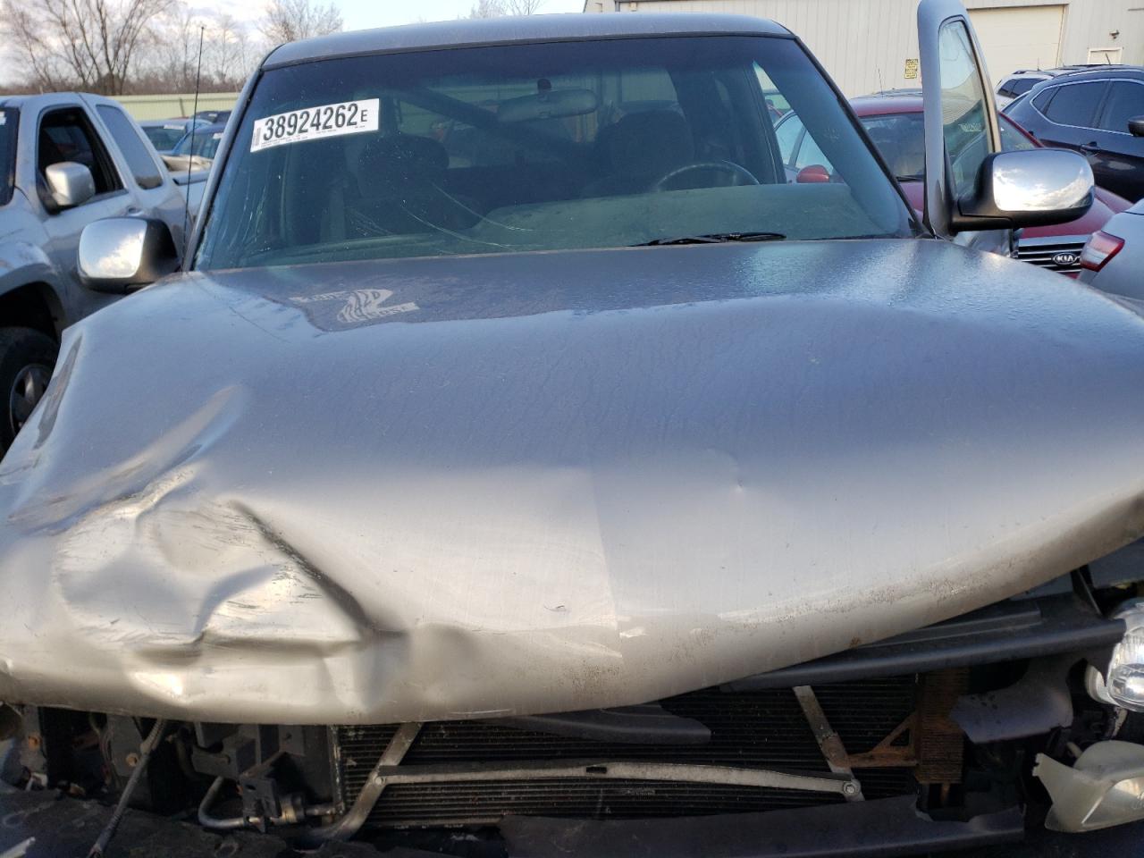 Photo 7 from auction – 2002 CHEVROLET SILVRK1500 with VIN 1GCEC19V32Z248856