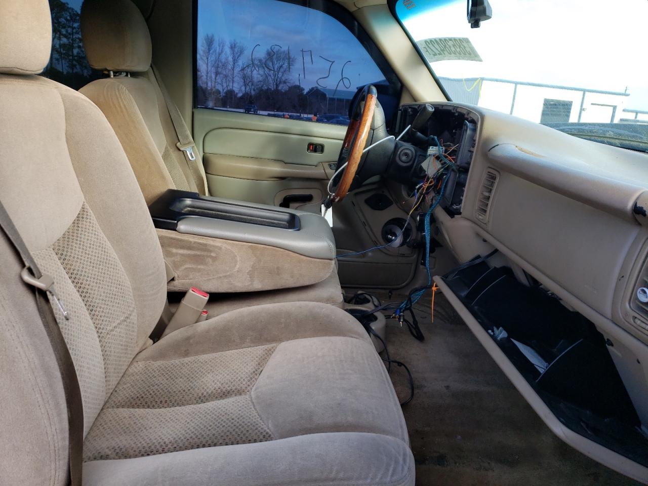 Photo 5 from auction – 2006 CHEVROLET SILVRK1500 with VIN 2GCEC13VX61313192