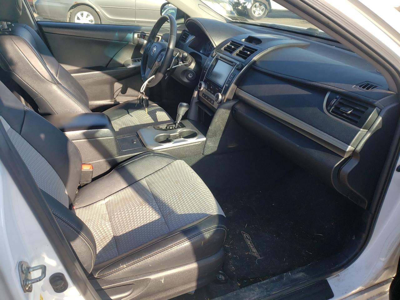 Photo 5 from auction – 2014 TOYOTA CAMRY L with VIN 4T1BF1FK5EU456271