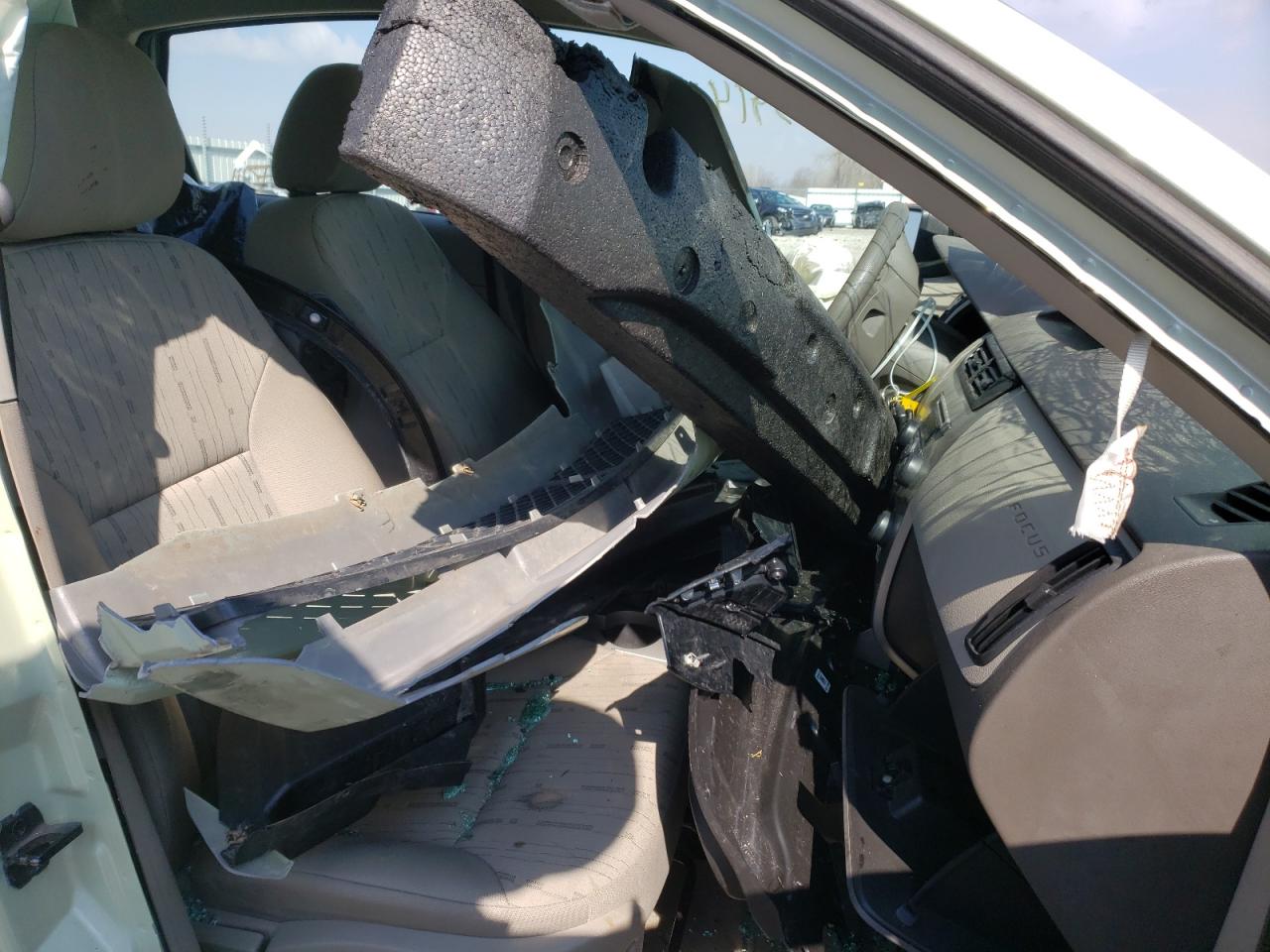 Photo 5 from auction – 2010 FORD FOCUS SE with VIN 1FAHP3FN2AW247964