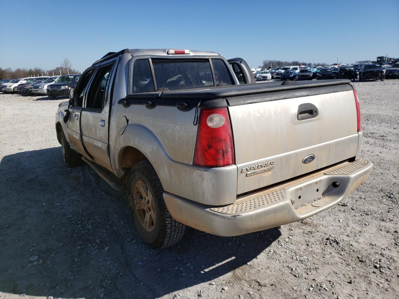 Photo 3 from auction – 2005 FORD EXPLORER S with VIN 1FMZU67K95UB32241