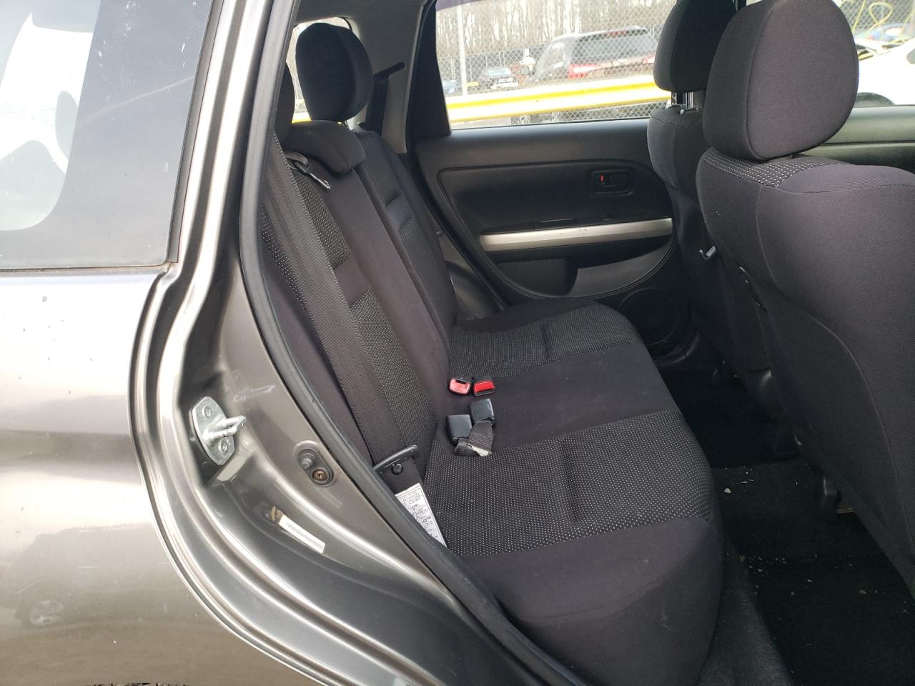 Photo 6 from auction – 2004 TOYOTA SCION XA with VIN JTKKT624940065074