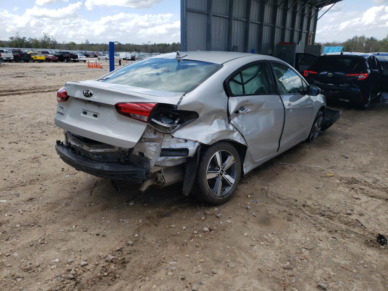 Photo 4 from auction – 2018 KIA FORTE LX with VIN 3KPFL4A72JE264723