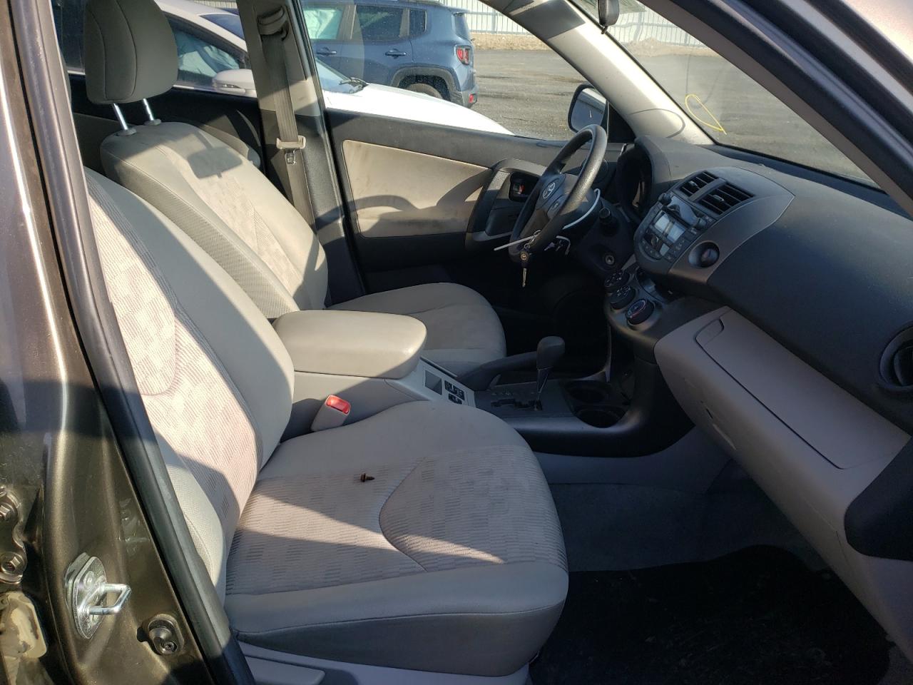 Photo 5 from auction – 2011 TOYOTA RAV4 with VIN 2T3BF4DV7BW082876