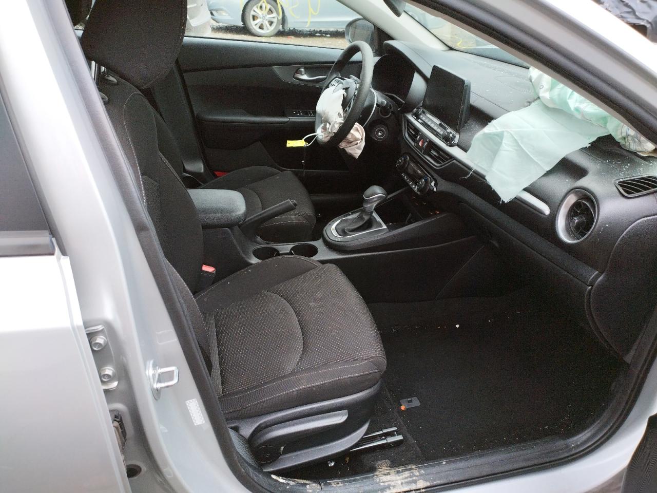 Photo 5 from auction – 2019 KIA FORTE FE with VIN 3KPF24AD9KE083709