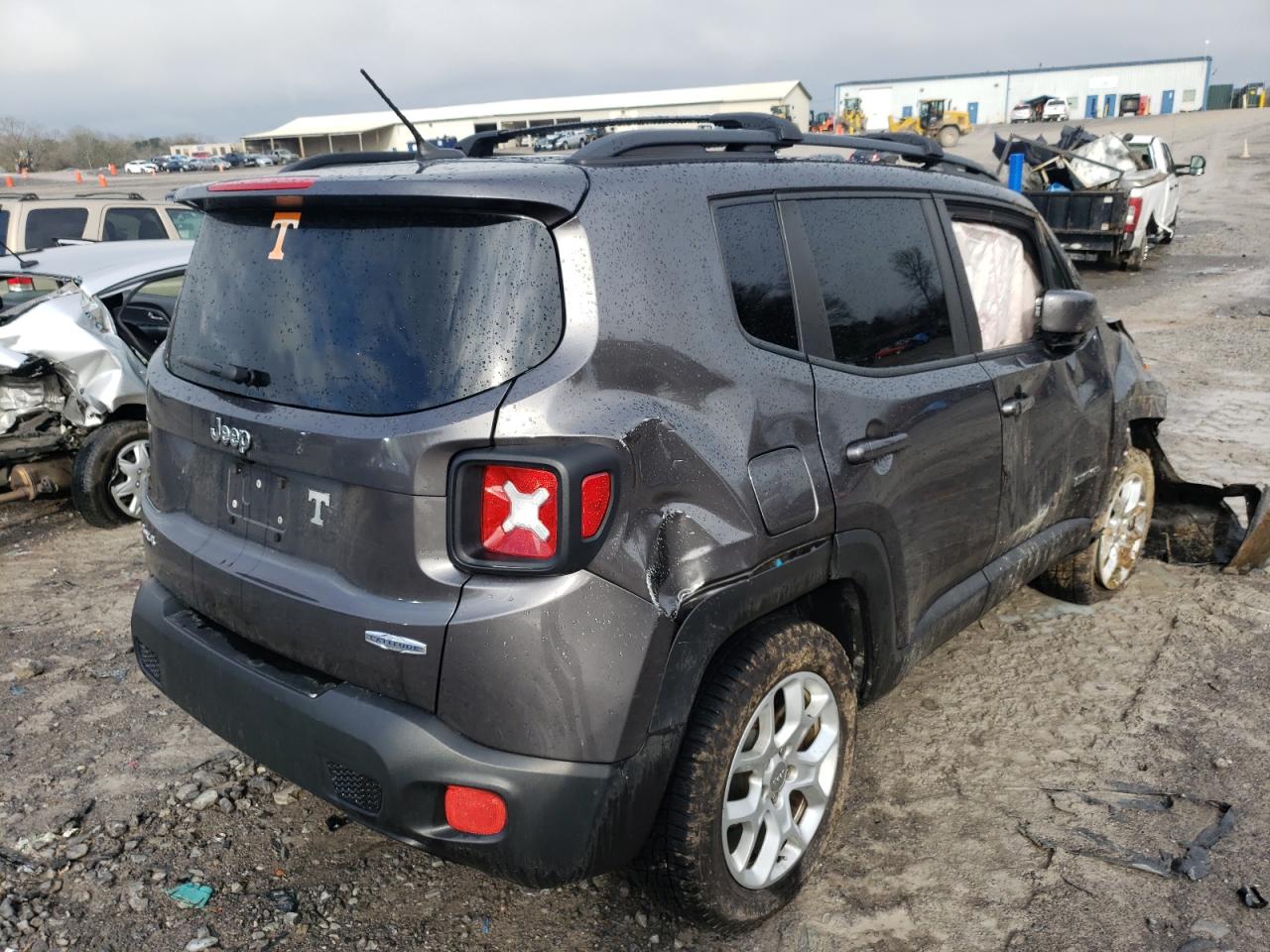 Photo 4 from auction – 2017 JEEP RENEGADE L with VIN ZACCJBBBXHPF75166
