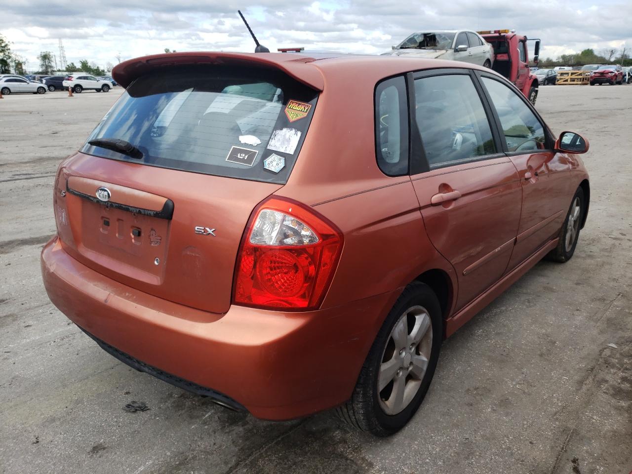 Photo 4 from auction – 2008 KIA SPECTRA5 5 with VIN KNAFE161485019230
