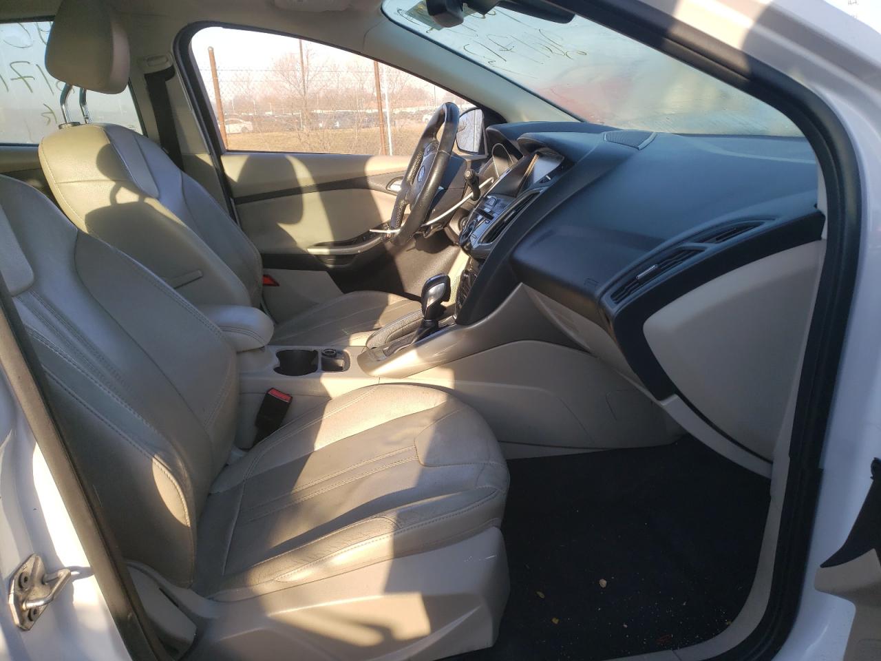 Photo 5 from auction – 2012 FORD FOCUS SEL with VIN 1FAHP3M27CL261713