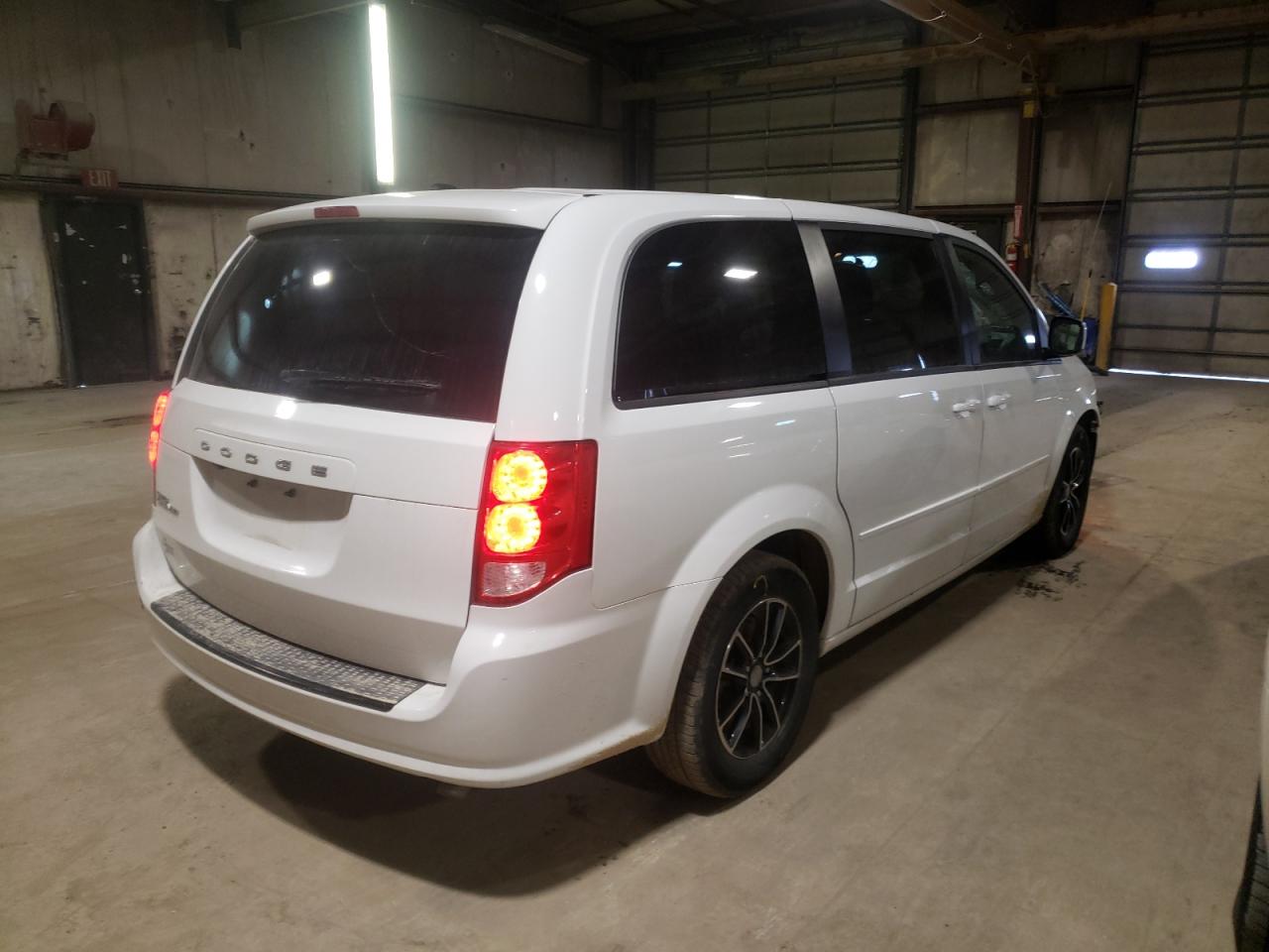 Photo 4 from auction – 2017 DODGE GRAND CARA with VIN 2C4RDGCG3HR829935