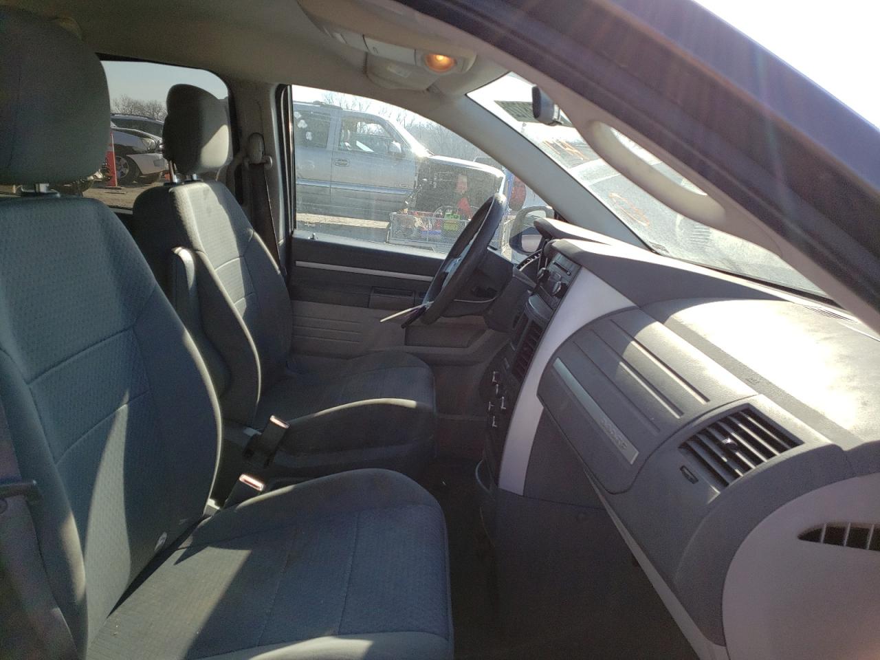 Photo 5 from auction – 2010 DODGE GRAND CARA with VIN 2D4RN4DE5AR363099