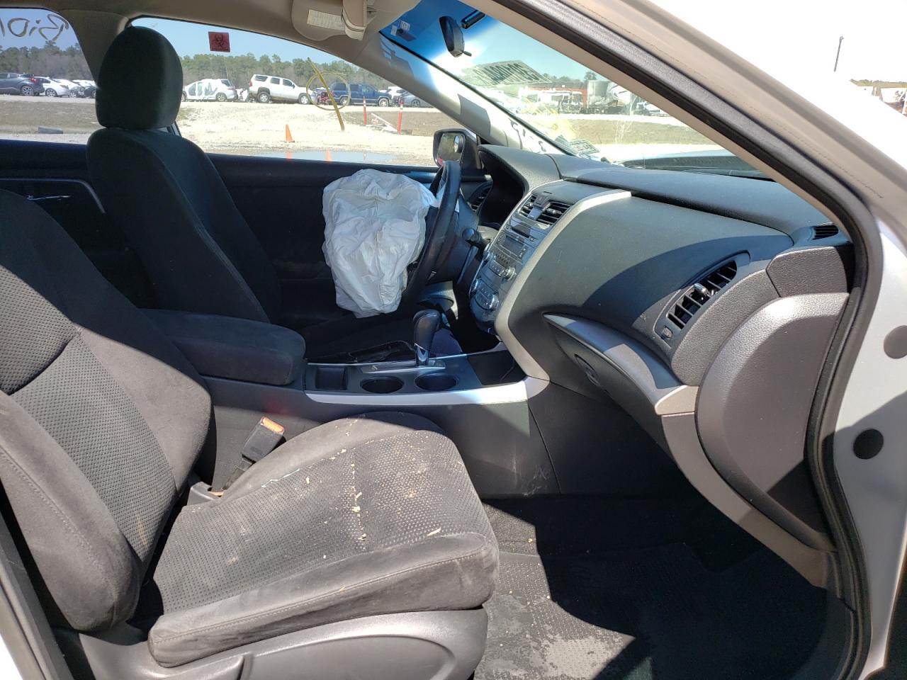 Photo 5 from auction – 2015 NISSAN ALTIMA 2.5 with VIN 1N4AL3AP5FN314043