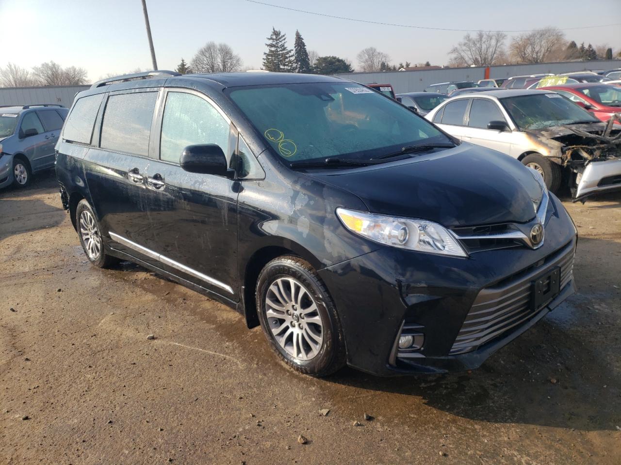 Photo 1 from auction – 2018 TOYOTA SIENNA XLE with VIN 5TDYZ3DC2JS913954