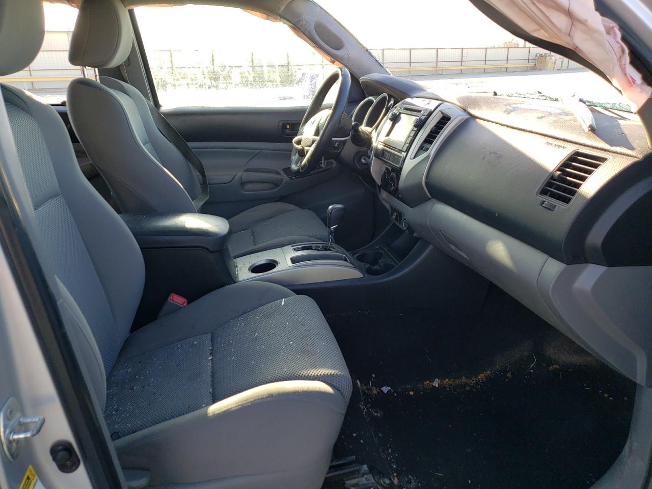 Photo 5 from auction – 2013 TOYOTA TACOMA DOU with VIN 5TFLU4EN7DX063090