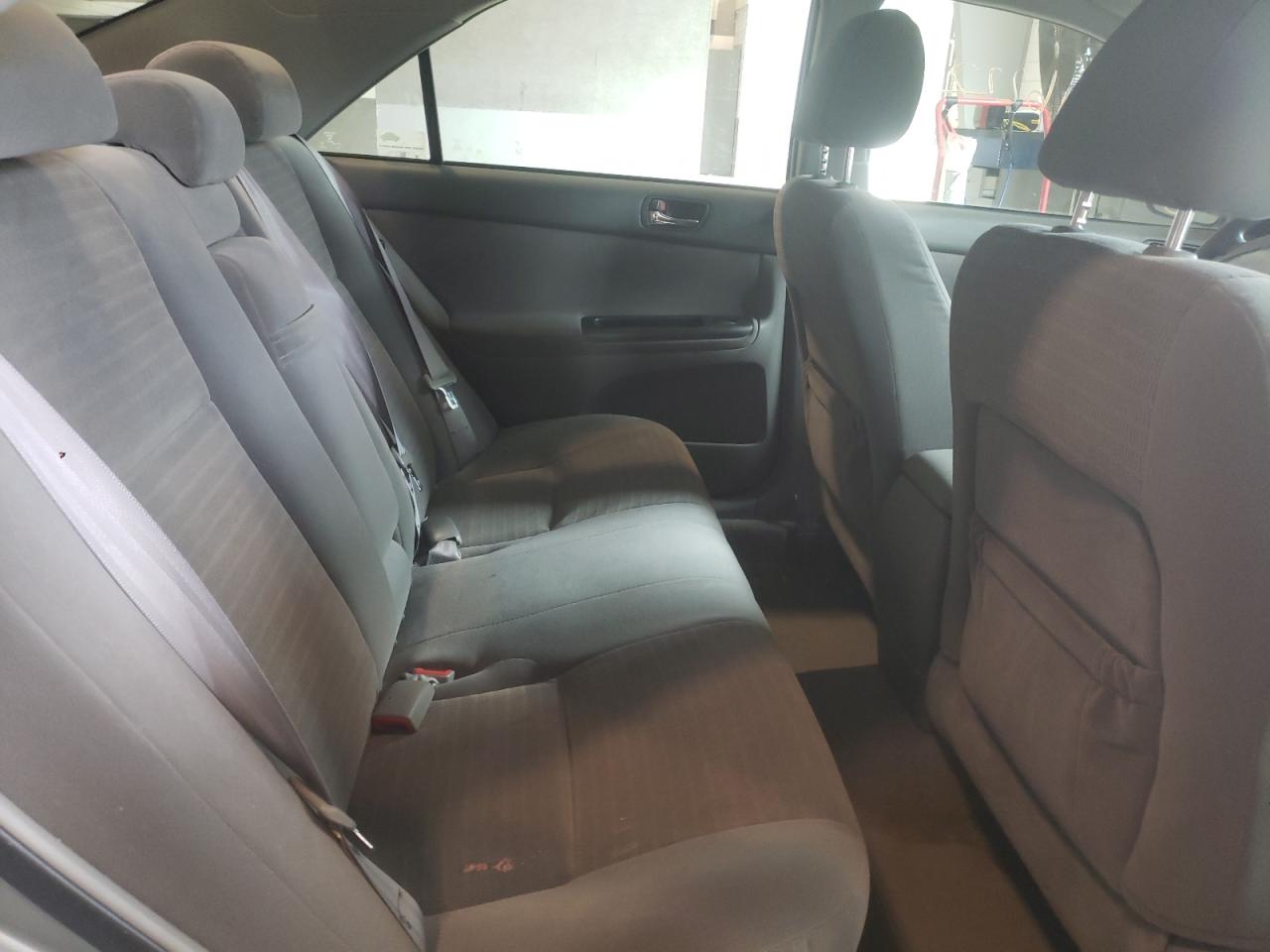 Photo 6 from auction – 2005 TOYOTA CAMRY LE with VIN 4T1BE32K75U606272