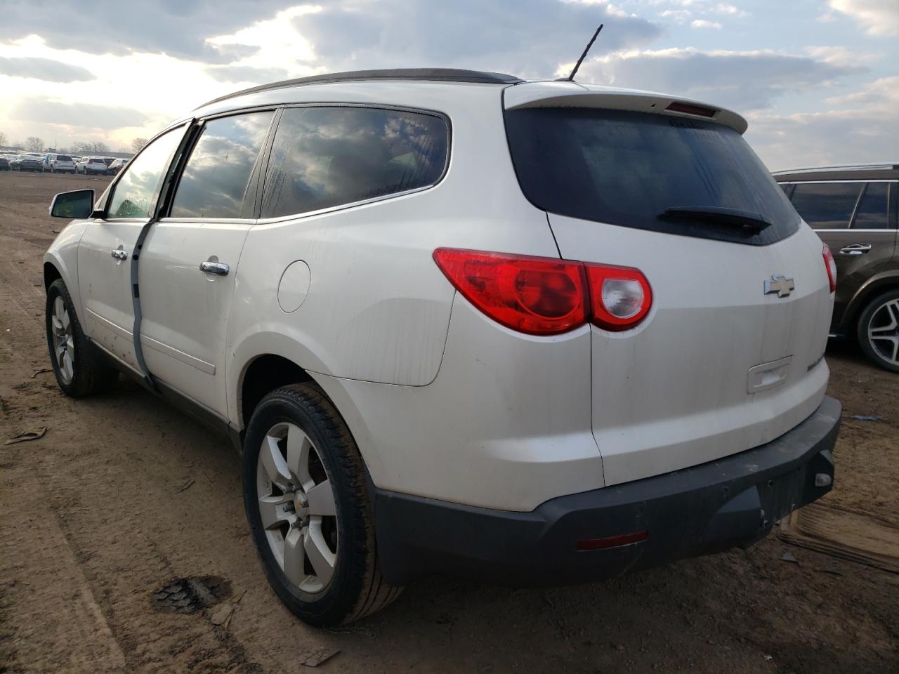 صورة رقم 3 من المزاد - 2012 CHEVROLET TRAVERSE L مع VIN 1GNKRGED4CJ164151