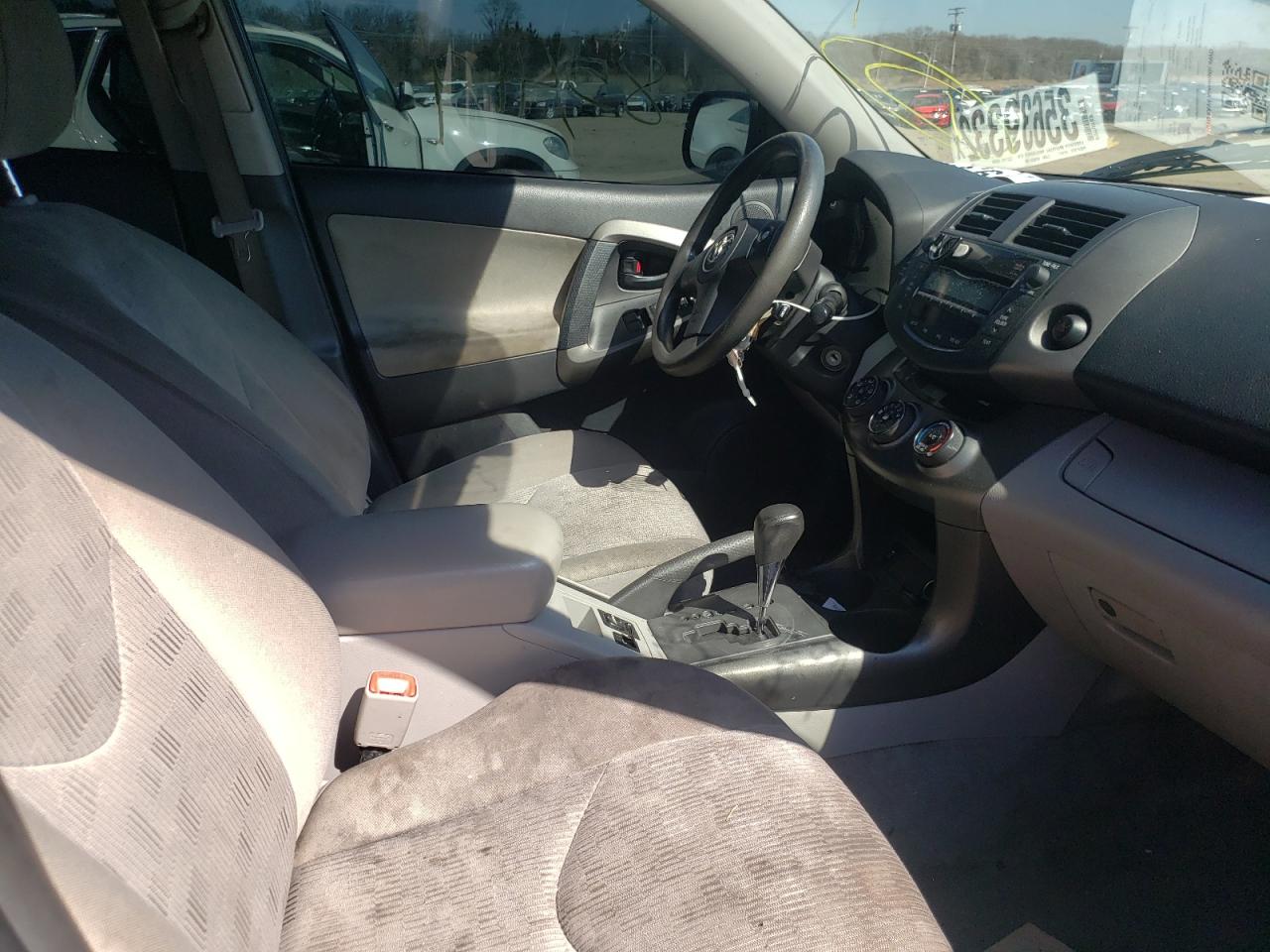 Photo 9 from auction – 2009 TOYOTA RAV4 with VIN 2T3BF33V49W011141