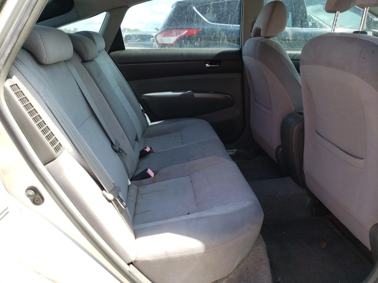 Photo 6 from auction – 2005 TOYOTA PRIUS with VIN JTDKB20U957046555