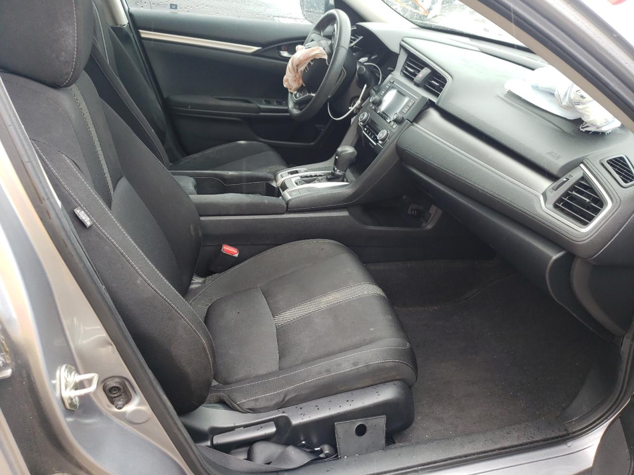 Photo 5 from auction – 2017 HONDA CIVIC LX with VIN 19XFC2F53HE044058