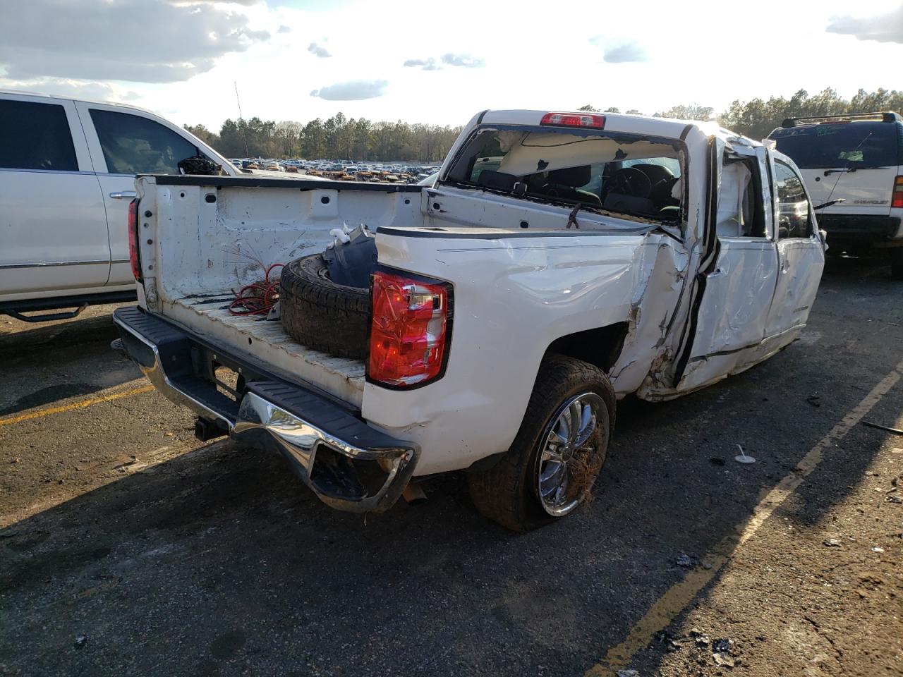 Photo 4 from auction – 2015 CHEVROLET SILVERADO with VIN 3GCPCREC1FG137806