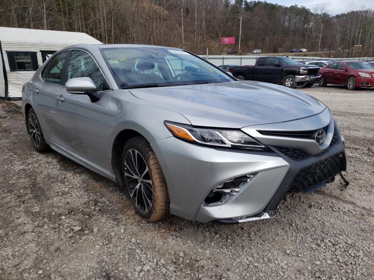 TOYOTA CAMRY SE 2020 with VIN 4T1M11AK2LU883547 - Photo from auction