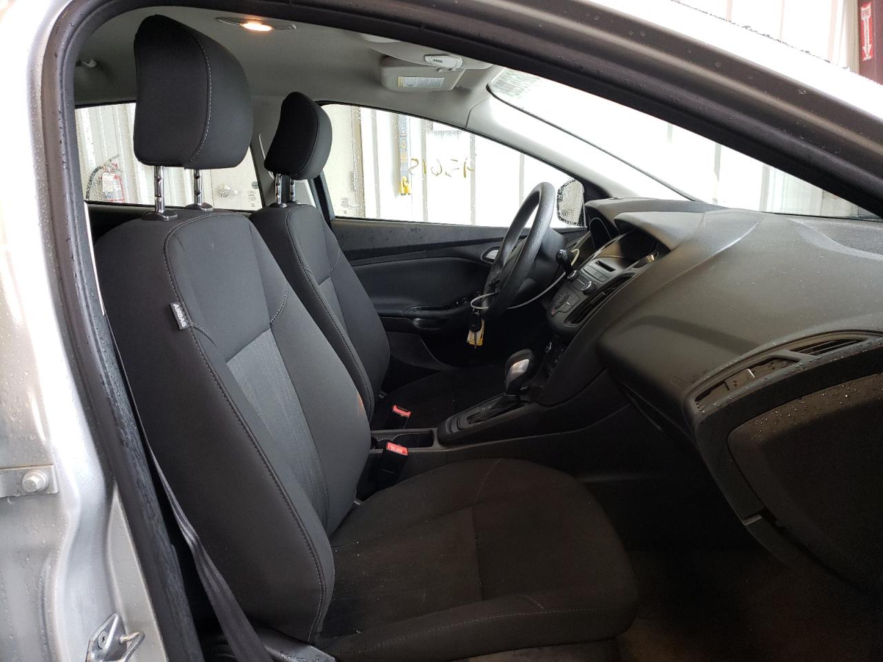 Photo 5 from auction – 2017 FORD FOCUS SE with VIN 1FADP3K20HL216220