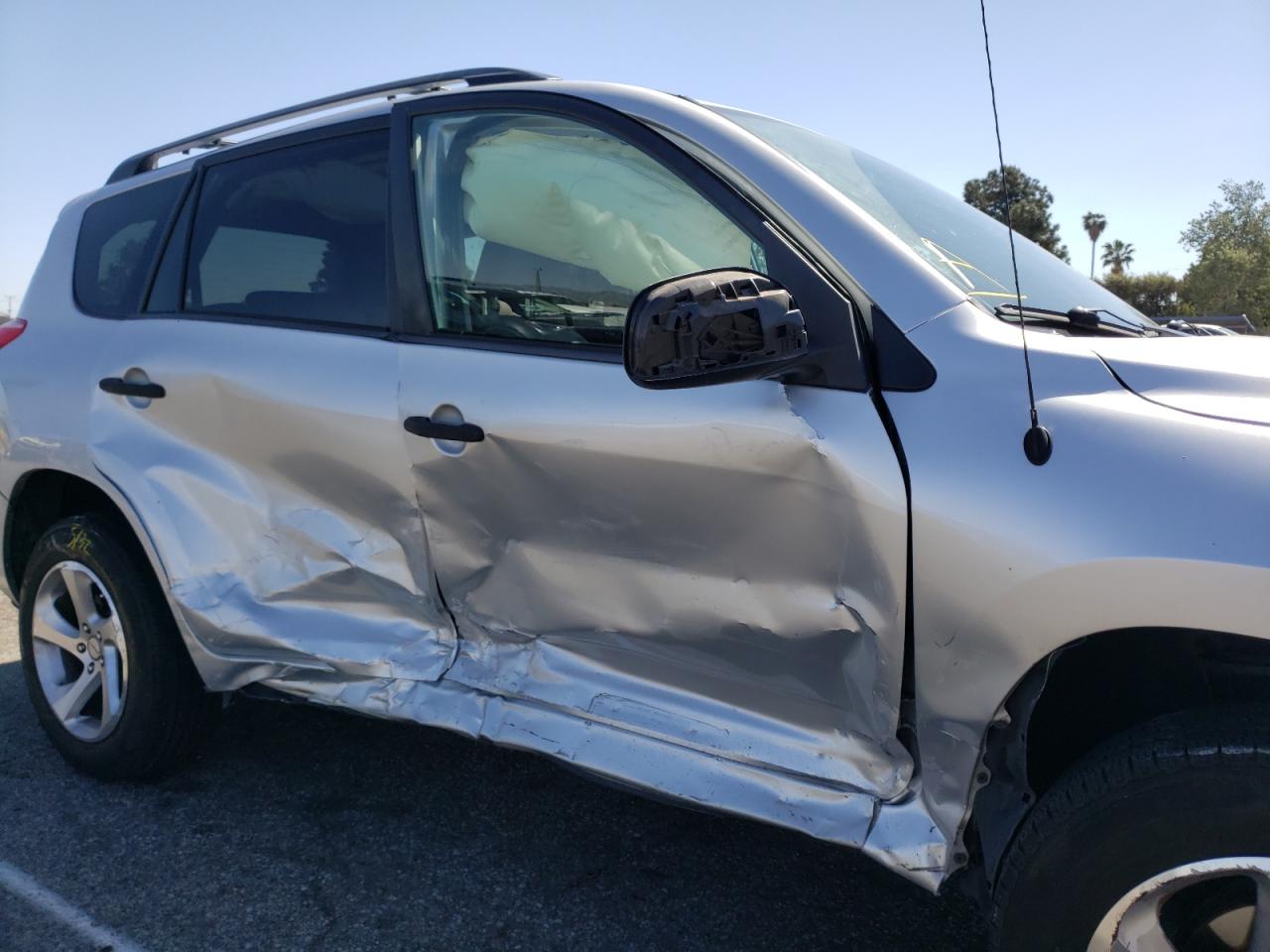 Photo 9 from auction – 2007 TOYOTA RAV4 with VIN JTMZD33V275077809