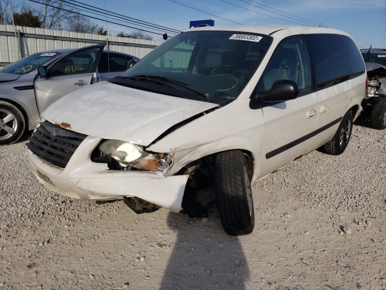 Photo 2 from auction – 2005 CHRYSLER TOWN & COU with VIN 1C4GP45R95B415838