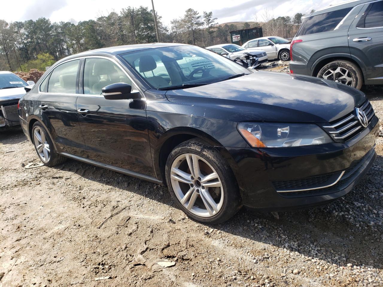 VOLKSWAGEN PASSAT SE 2014 with VIN 1VWBS7A34EC050682 - Photo from auction