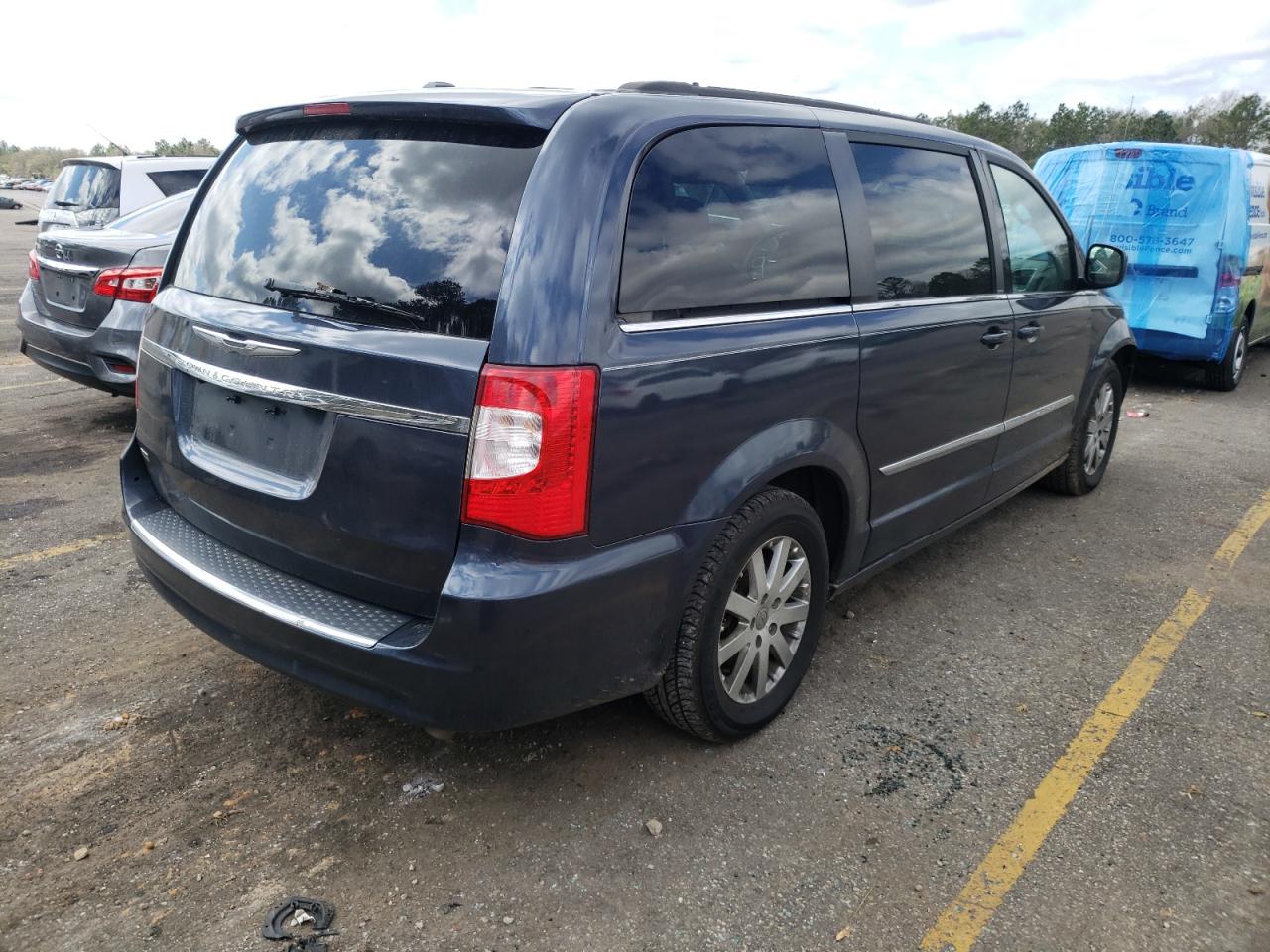 Photo 4 from auction – 2014 CHRYSLER TOWN & COU with VIN 2C4RC1BG2ER158884