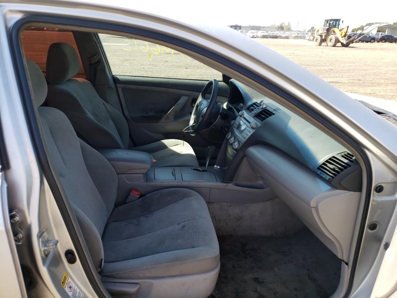Photo 5 from auction – 2010 TOYOTA CAMRY BASE with VIN 4T1BF3EK6AU084897