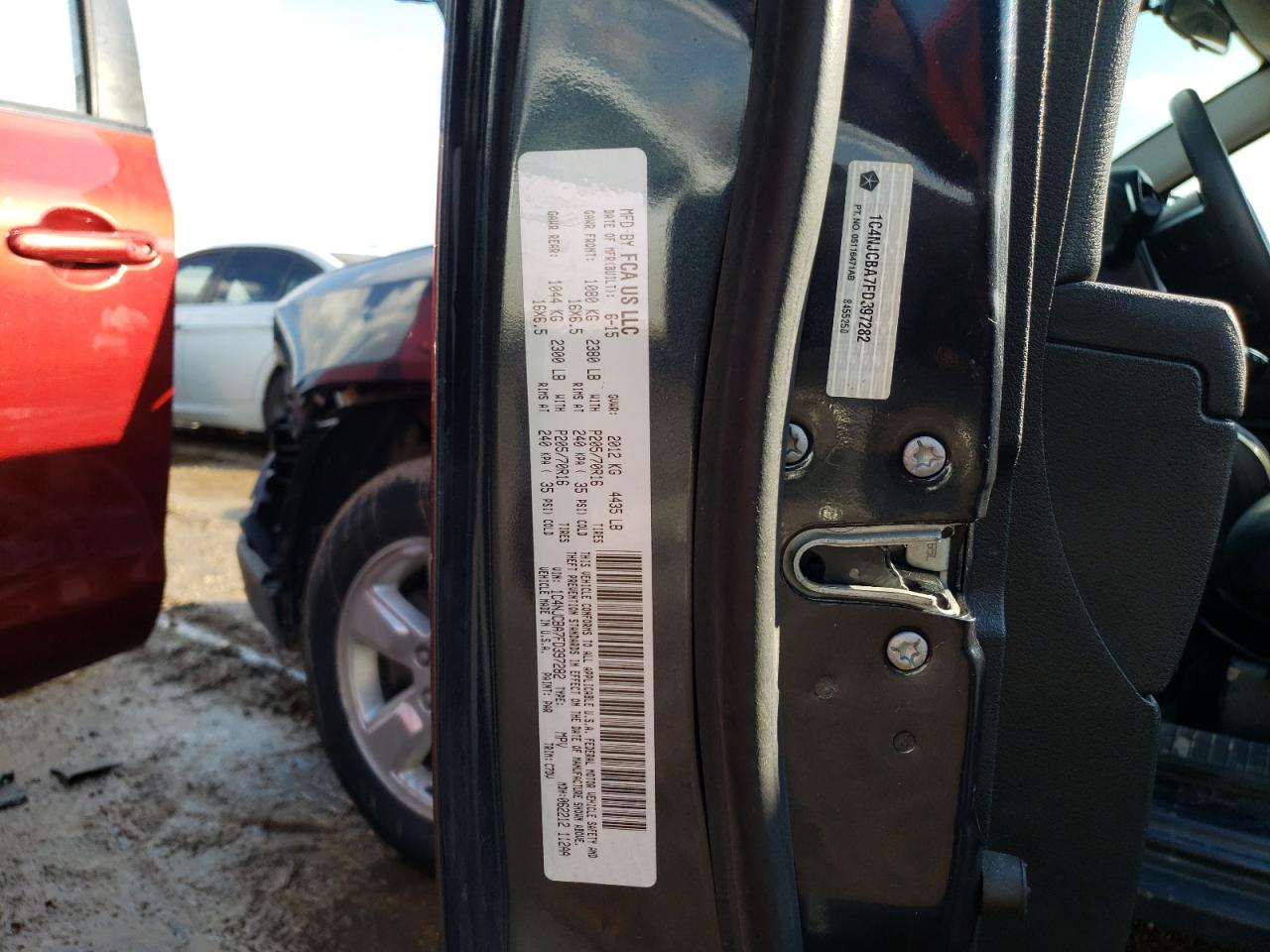 Photo 10 from auction – 2015 JEEP COMPASS SP with VIN 1C4NJCBA7FD397282