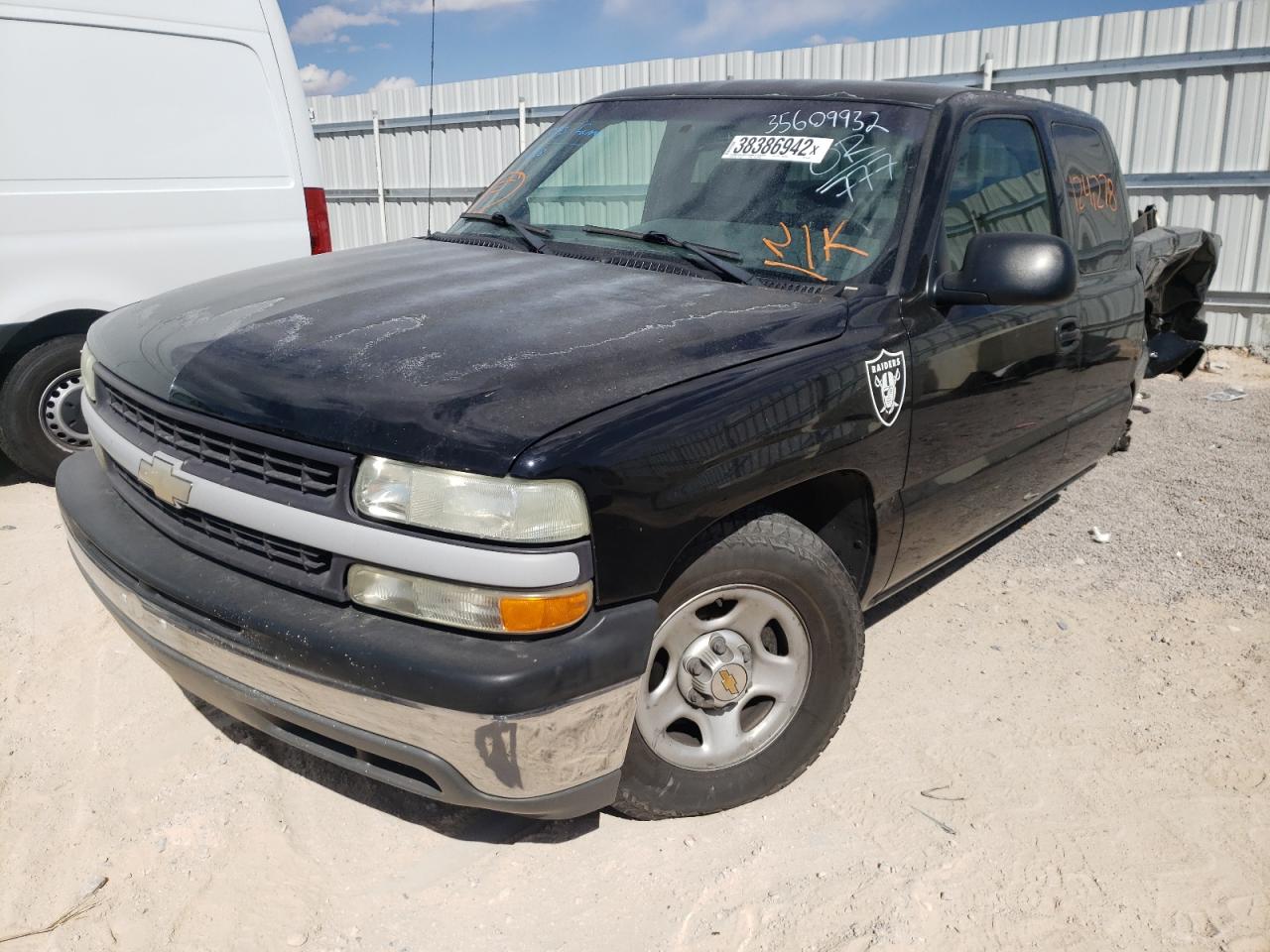 Photo 2 from auction – 2002 CHEVROLET SILVERADO with VIN 2GCEC19V221429262