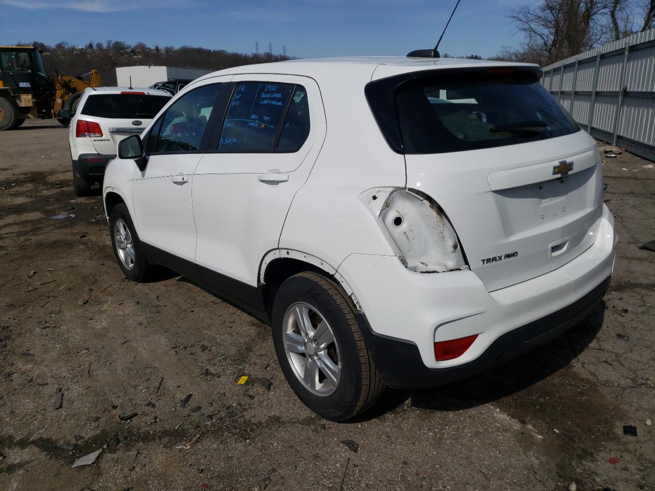 Photo 3 from auction – 2017 CHEVROLET TRAX LS with VIN 3GNCJNSB0HL189793