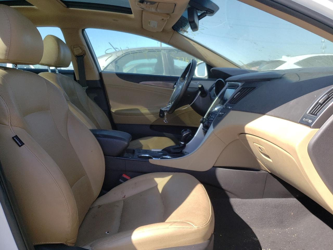 Photo 5 from auction – 2015 HYUNDAI SONATA HYB with VIN KMHEC4A46FA124505