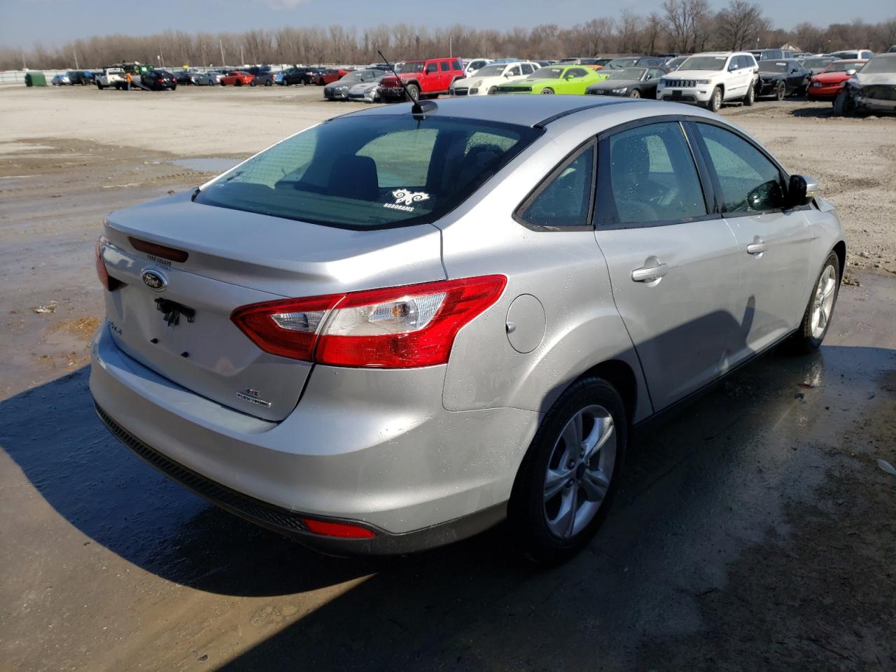 Photo 4 from auction – 2013 FORD FOCUS SE with VIN 1FADP3F24DL289448