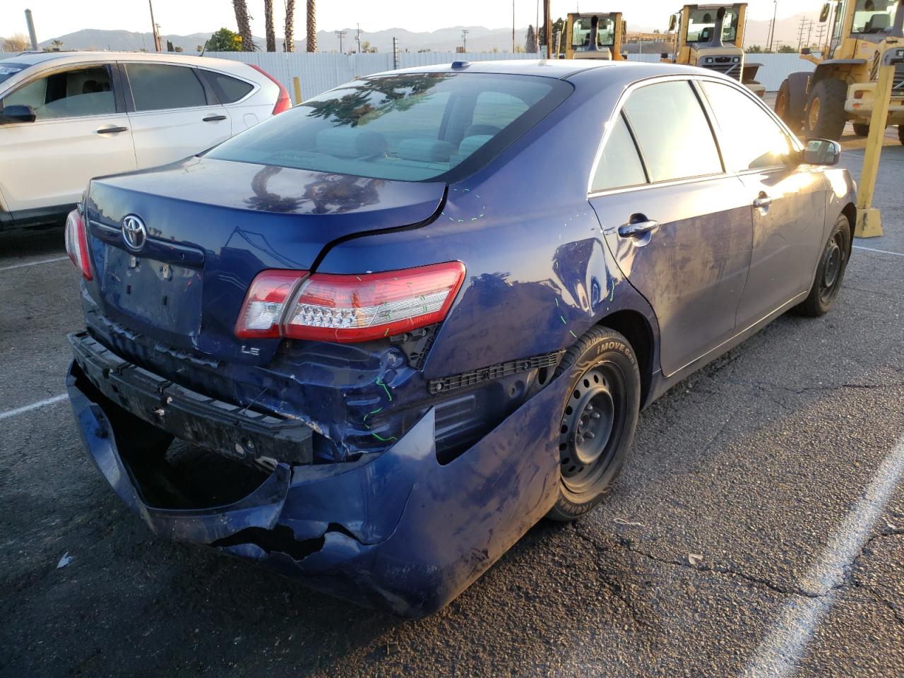 Photo 4 from auction – 2011 TOYOTA CAMRY BASE with VIN 4T1BF3EK7BU748528