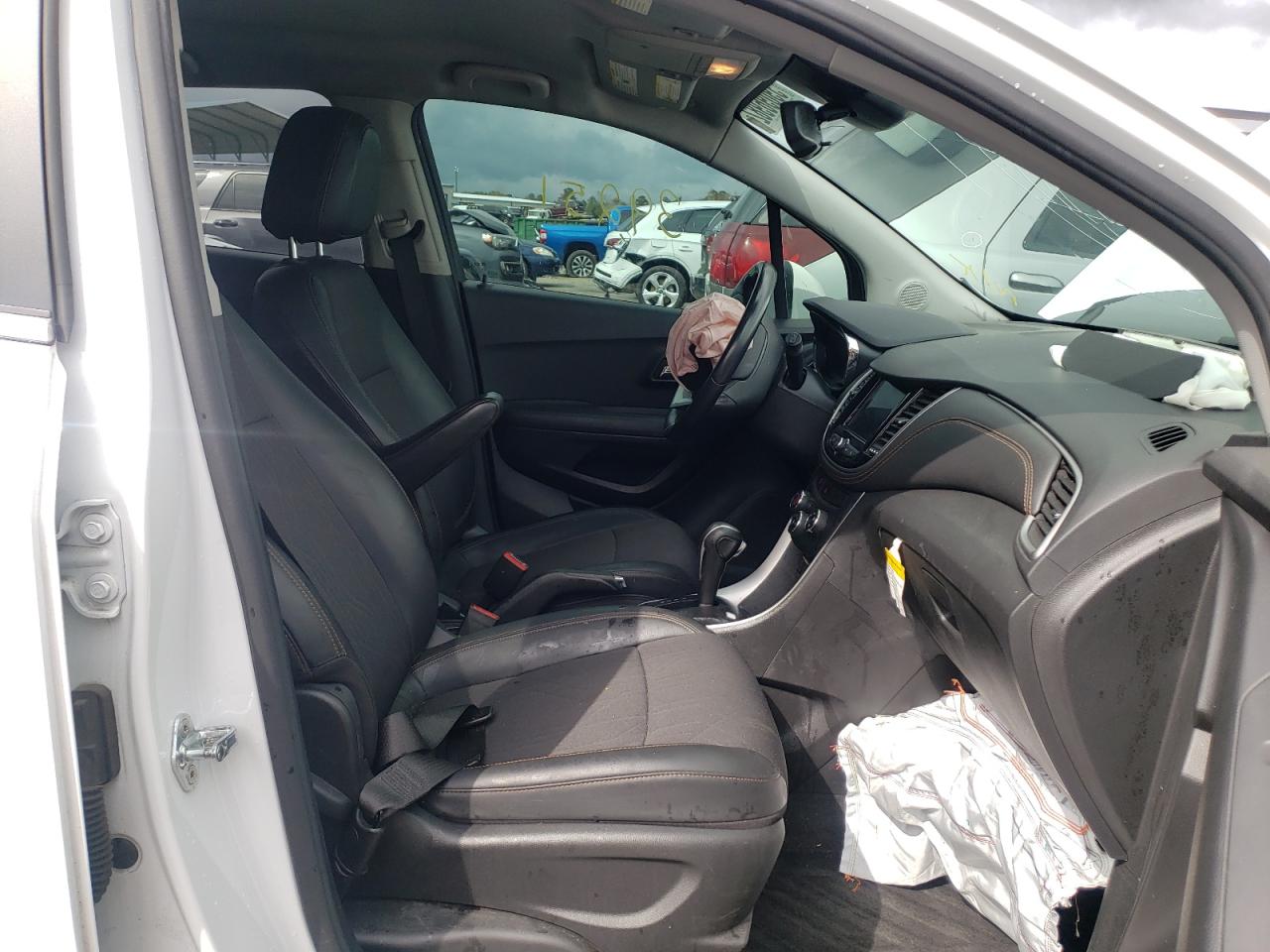 Photo 5 from auction – 2020 CHEVROLET TRAX 1LT with VIN KL7CJLSB6LB061837