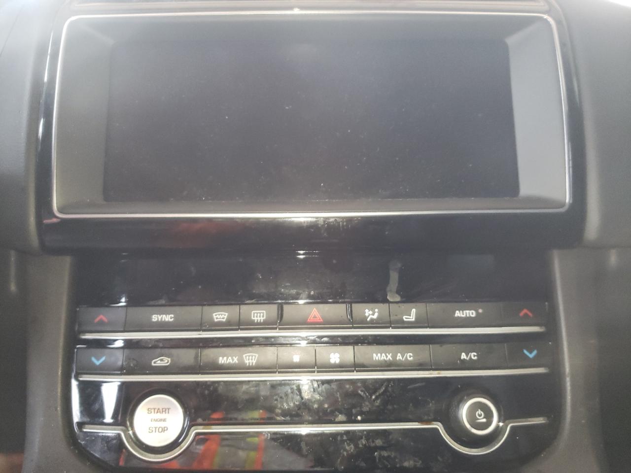 Photo 9 from auction – 2020 JAGUAR F-PACE with VIN SADCS2FX5LA640408