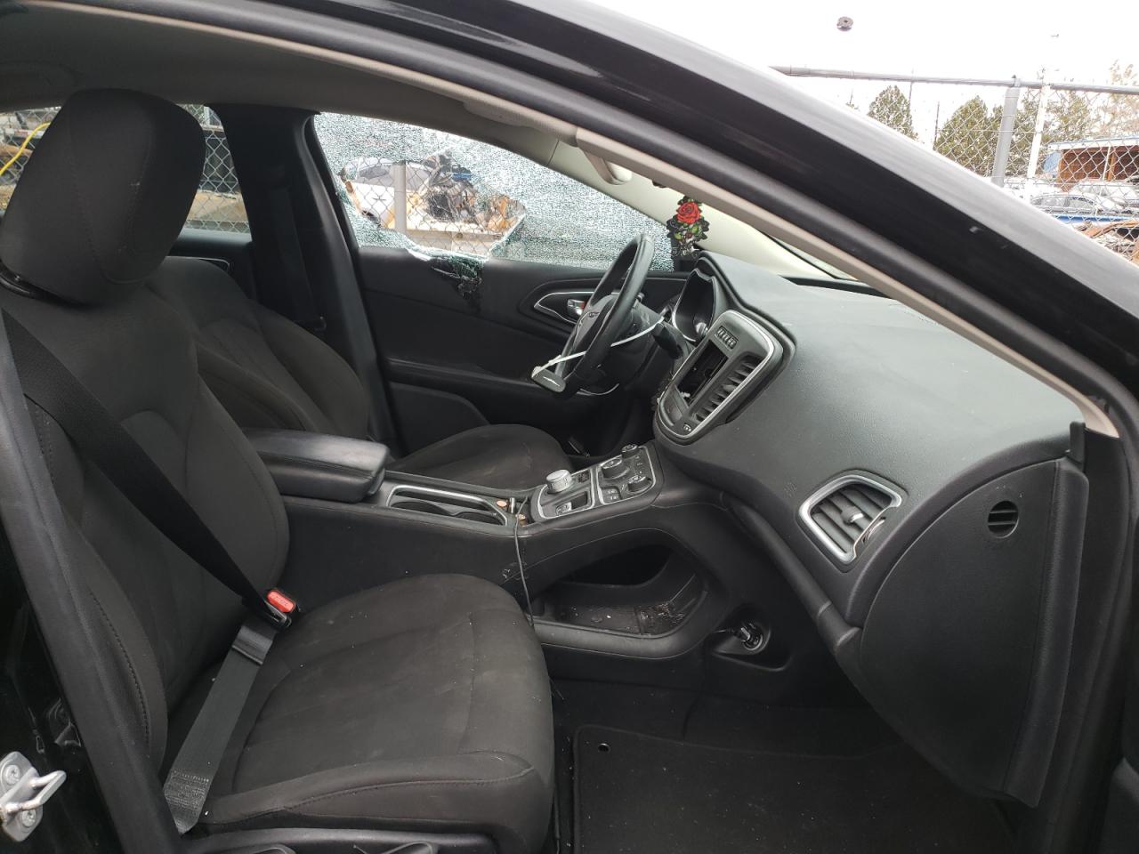 Photo 5 from auction – 2015 CHRYSLER 200 LIMITE with VIN 1C3CCCAB3FN669675