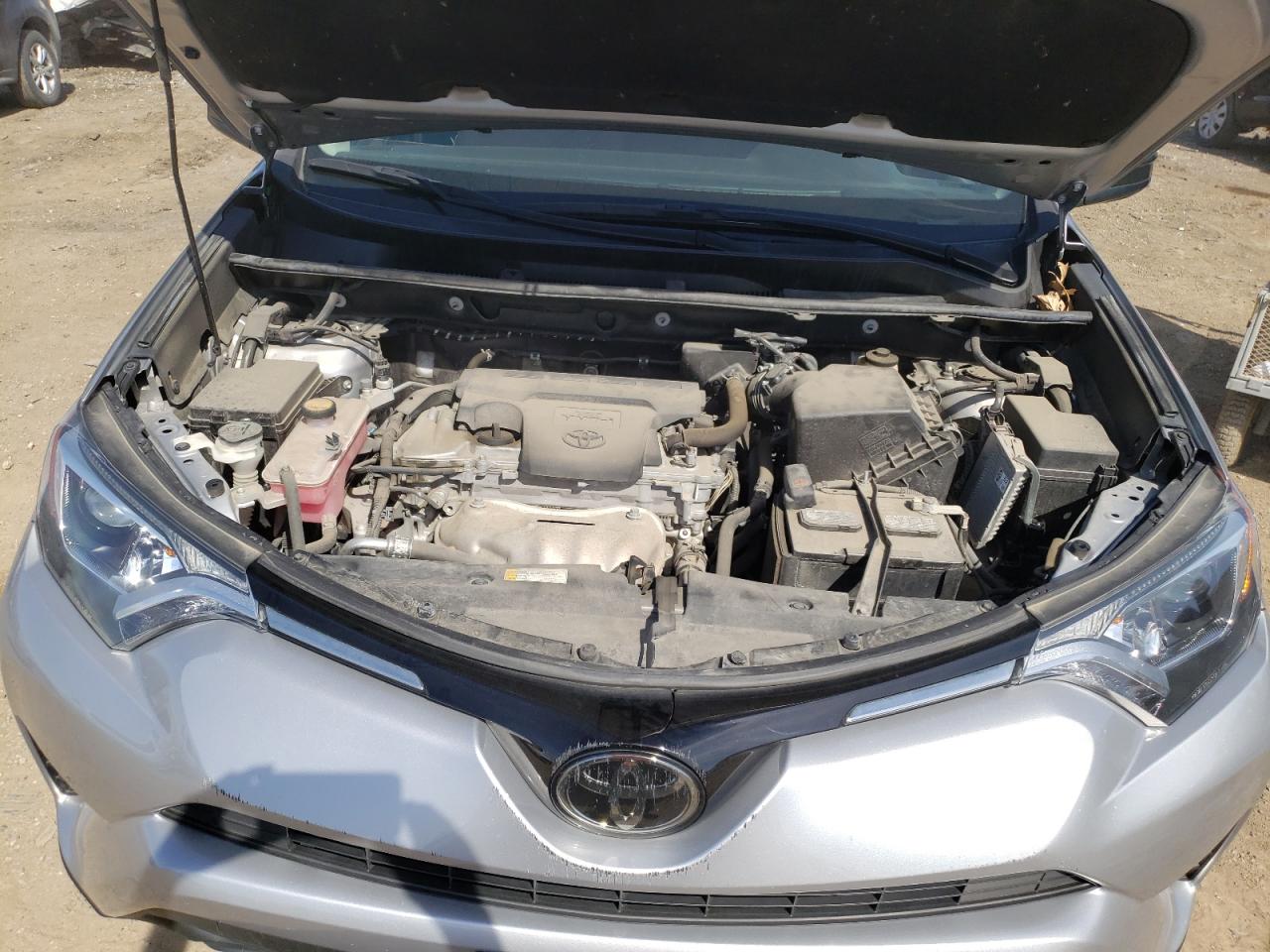 Photo 7 from auction – 2017 TOYOTA RAV4 LE with VIN 2T3BFREV2HW547729