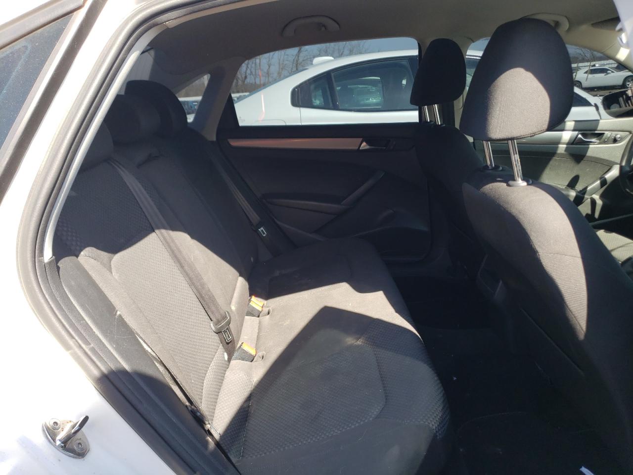 Photo 6 from auction – 2012 VOLKSWAGEN PASSAT S with VIN 1VWAP7A34CC014713