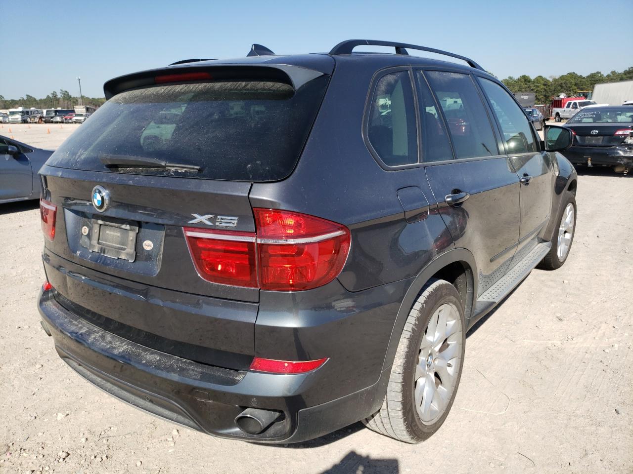 Photo 4 from auction – 2011 BMW X5 XDRIVE3 with VIN 5UXZV4C56BL410468
