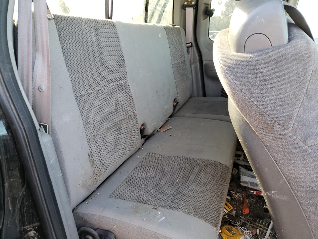 Photo 6 from auction – 2004 FORD F-150 with VIN 1FTRX17213NB02074