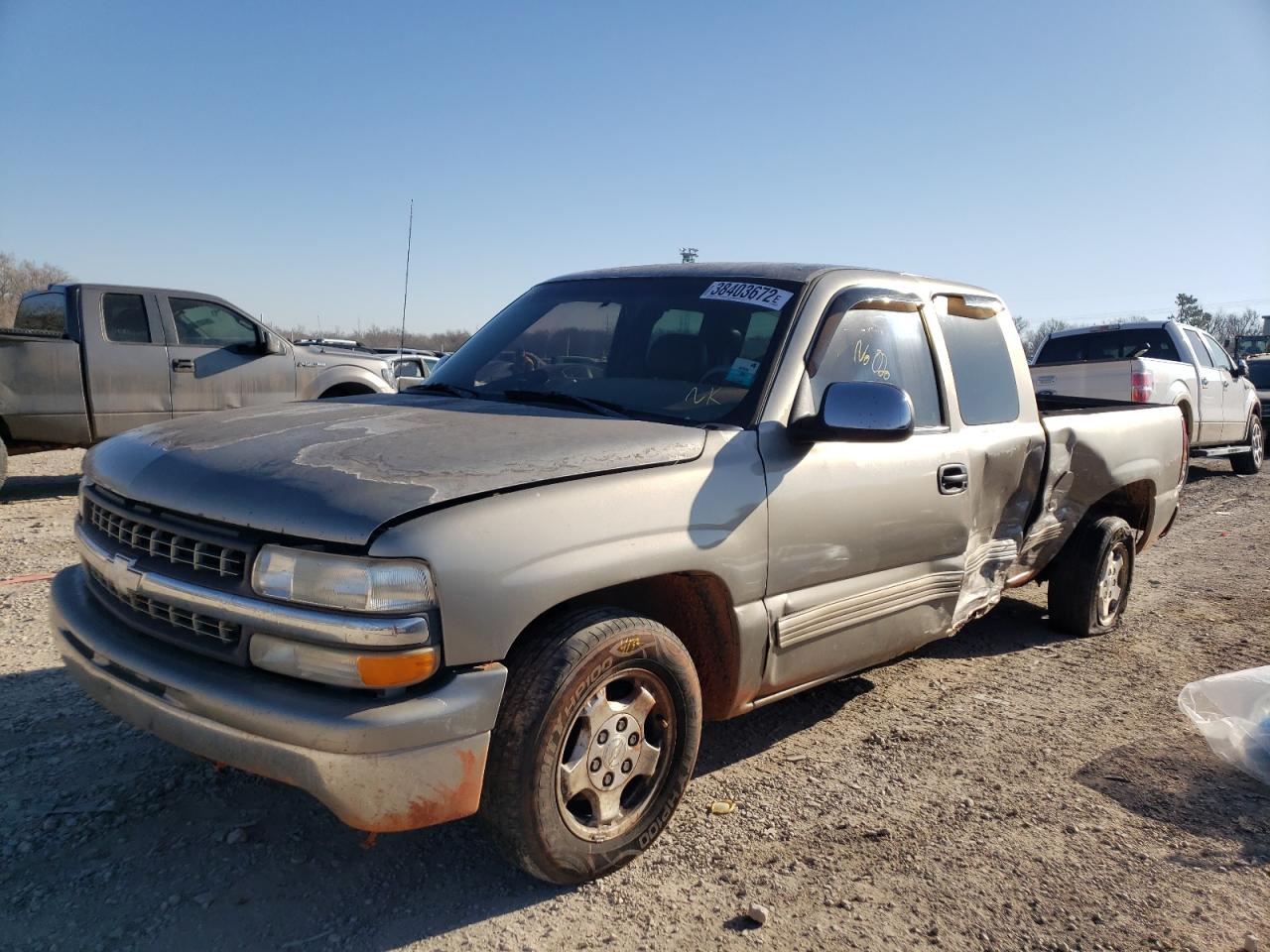 Photo 2 from auction – 2000 CHEVROLET SILVERADO with VIN 2GCEC19T1Y1153261