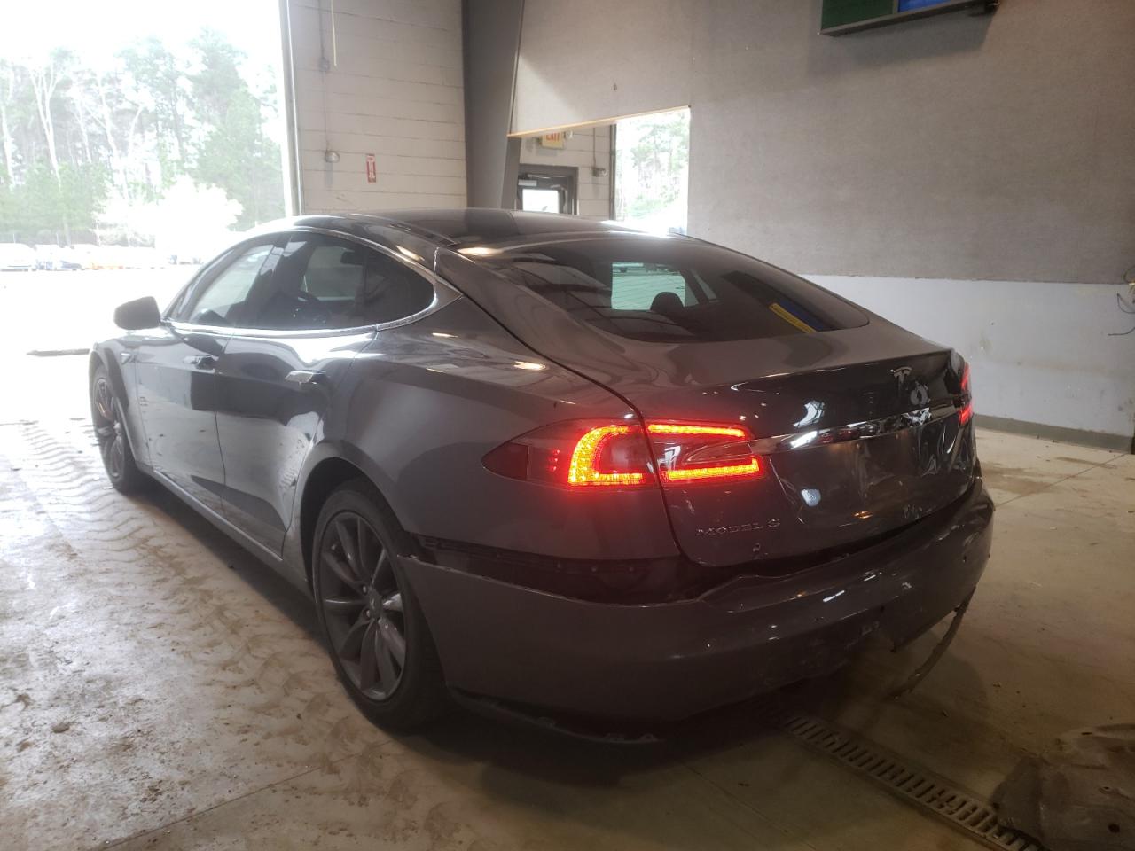 Photo 3 from auction – 2013 TESLA MODEL S with VIN 5YJSA1CN9DFP28622
