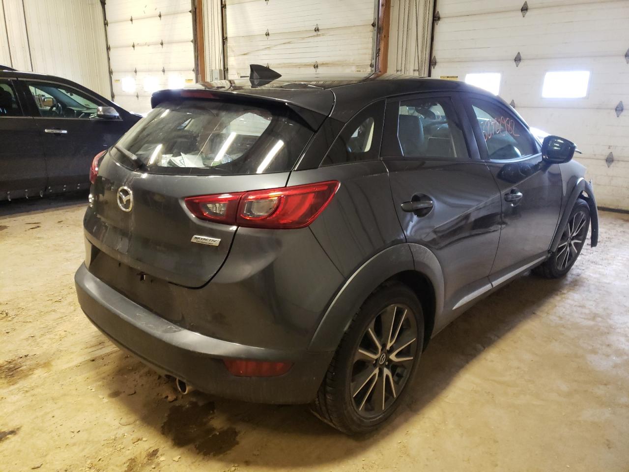 Photo 4 from auction – 2016 MAZDA CX-3 GRAND with VIN JM1DKFD75G0128721