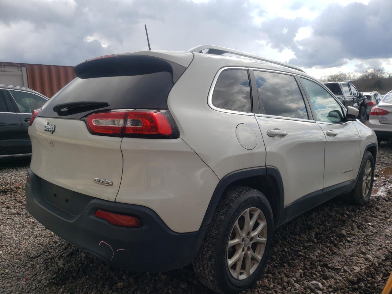 Photo 4 from auction – 2016 JEEP CHEROKEE L with VIN 1C4PJLCB2GW125504