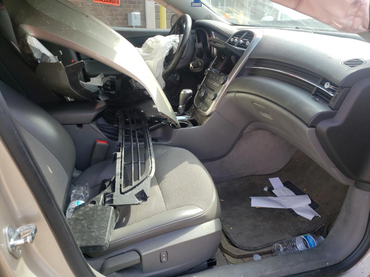 Photo 5 from auction – 2015 CHEVROLET MALIBU 2LT with VIN 1G11D5SL4FF304203