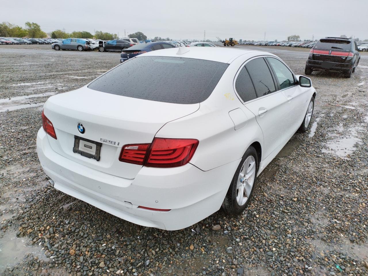 Photo 4 from auction – 2012 BMW 528 I with VIN WBAXG5C57CDW24919